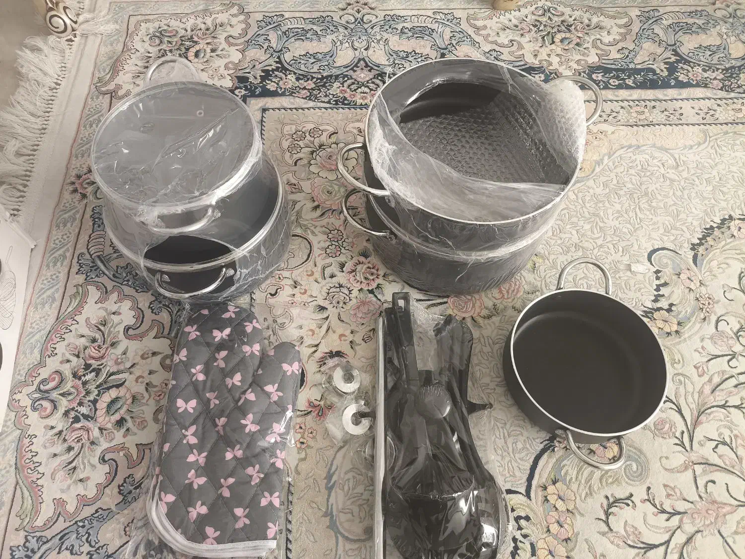 سرویس قابلمه میلا دسته نقره ای|ظروف پخت‌وپز|تهران, تهرانپارس شرقی|دیوار