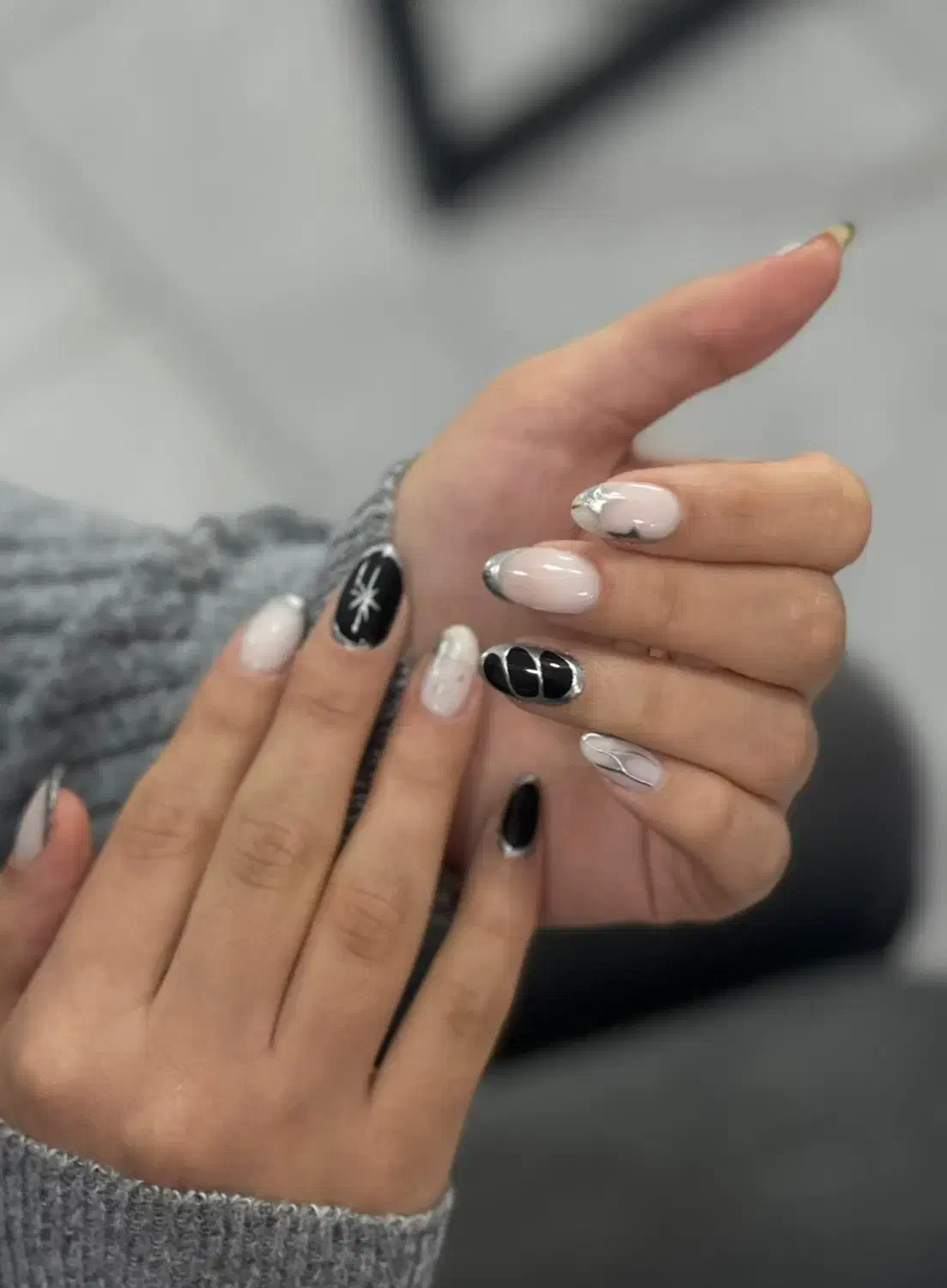 سالن تخصصی ناخن هدیه‌ بیوتی|خدمات آرایشگری و زیبایی|چمستان, |دیوار