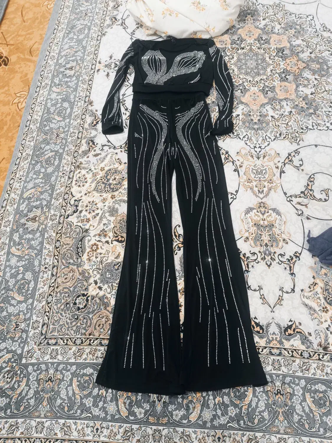 لباس مجلسی|لباس|بهارستان, |دیوار