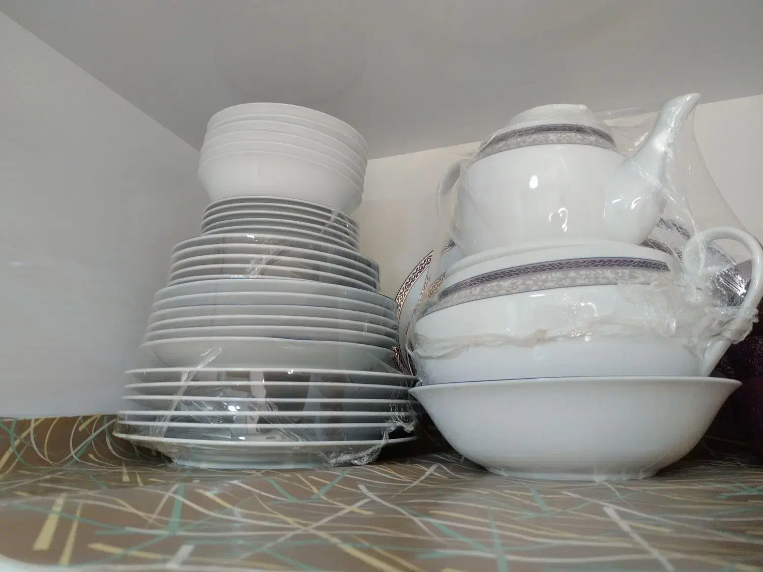 سرویس چینی مارک توس|ظروف سرو و پذیرایی|اراک, |دیوار