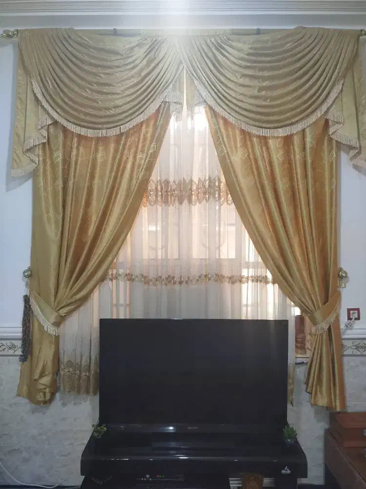 سه تکه پرده پارچه ایی و یک مخزن گاز ال پی جی سالم|پرده، رانر، رومیزی|برازجان, |دیوار