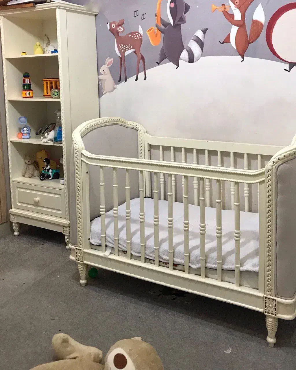 تخت و کمد نوزادی در حد نو|تخت و سرویس خواب|ورامین, ورامین|دیوار