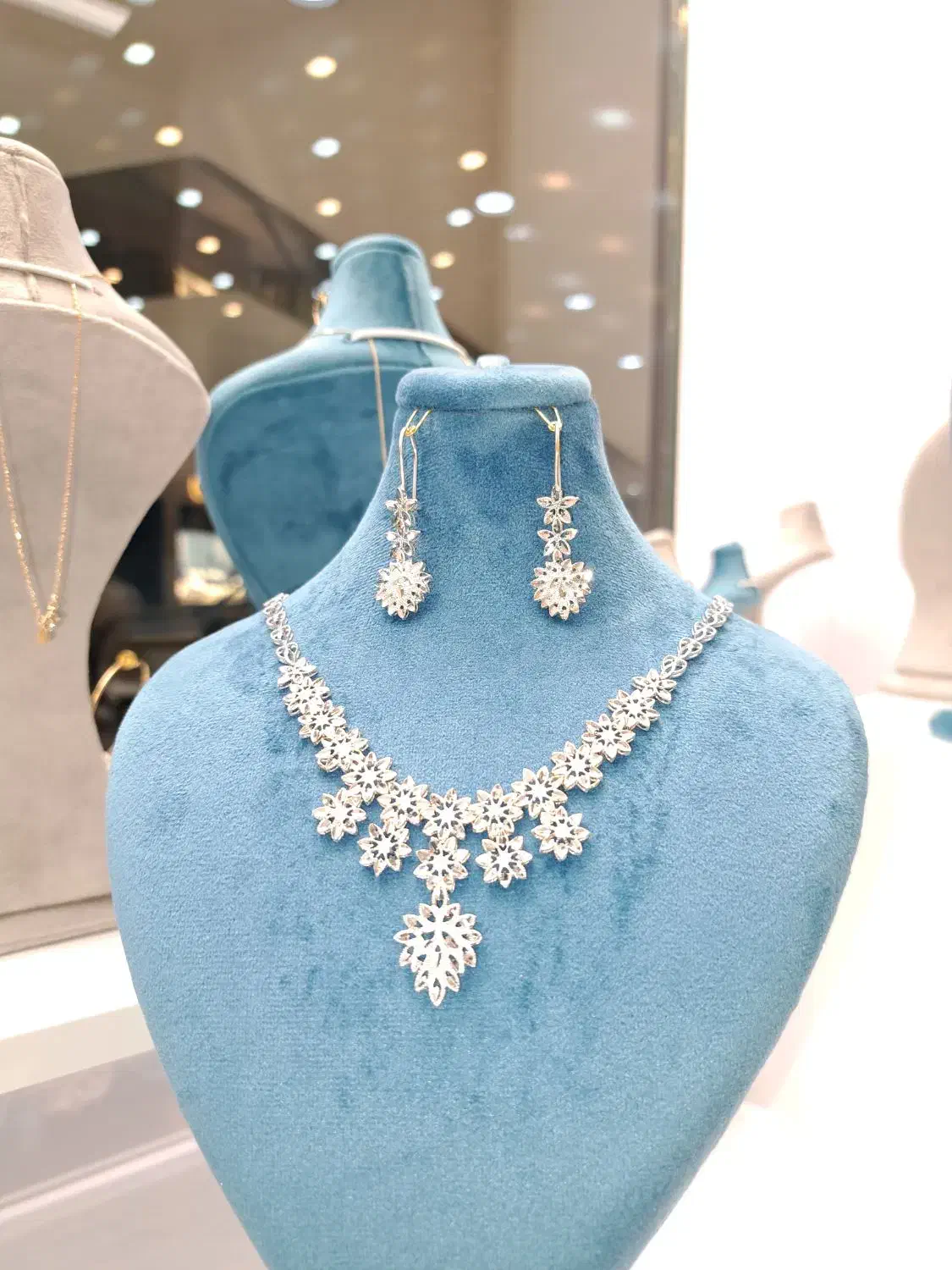 نیم ست طلا سفید بدون اجرت|جواهرات|فردیس, فردیس|دیوار