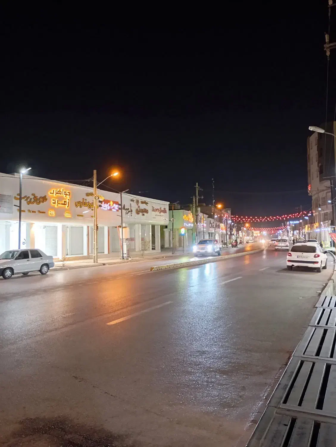 فروش یک باب مغازه تجاری واقع در خیابان 15 خرداد|فروش مغازه و غرفه|لامرد, |دیوار