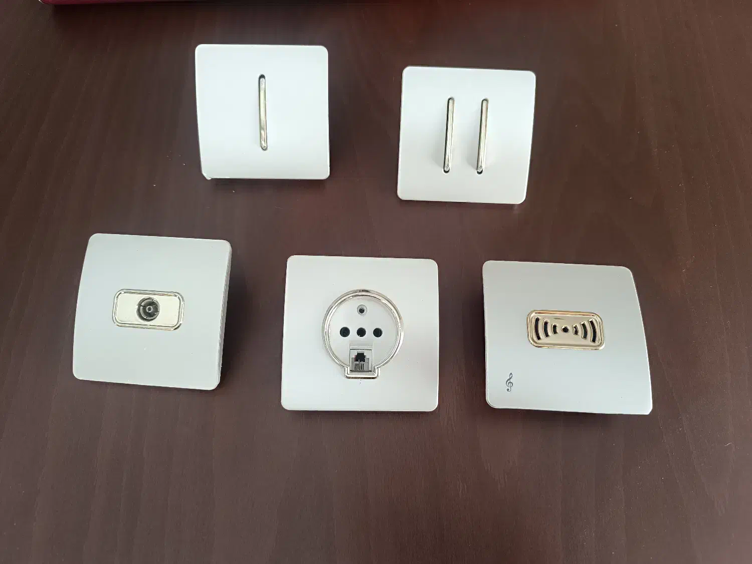 کلید پریز|مصالح و تجهیزات ساختمان|فردیس, داوری|دیوار