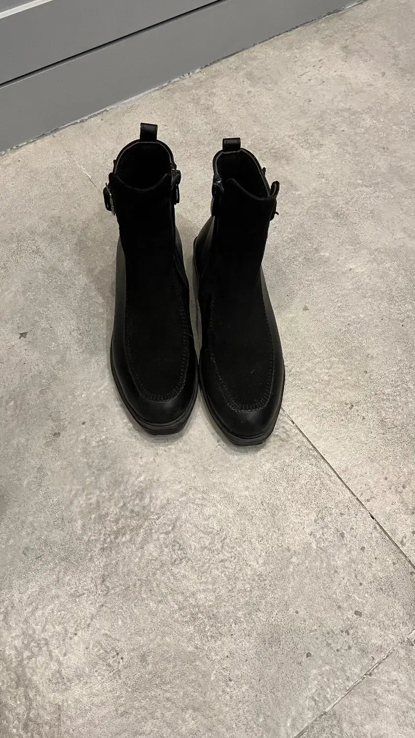 نیم بوت|کیف، کفش، کمربند|مشهد, تربیت (صدف)|دیوار