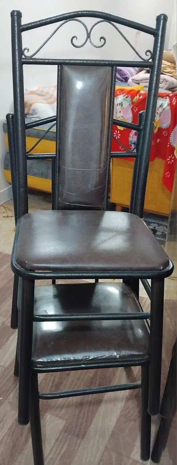 میز غذا خوری|میز و صندلی غذاخوری|قم, شهرک امام حسن|دیوار