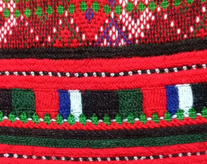 دوزنده پلیوار و شیرازه|لباس|سراوان, |دیوار