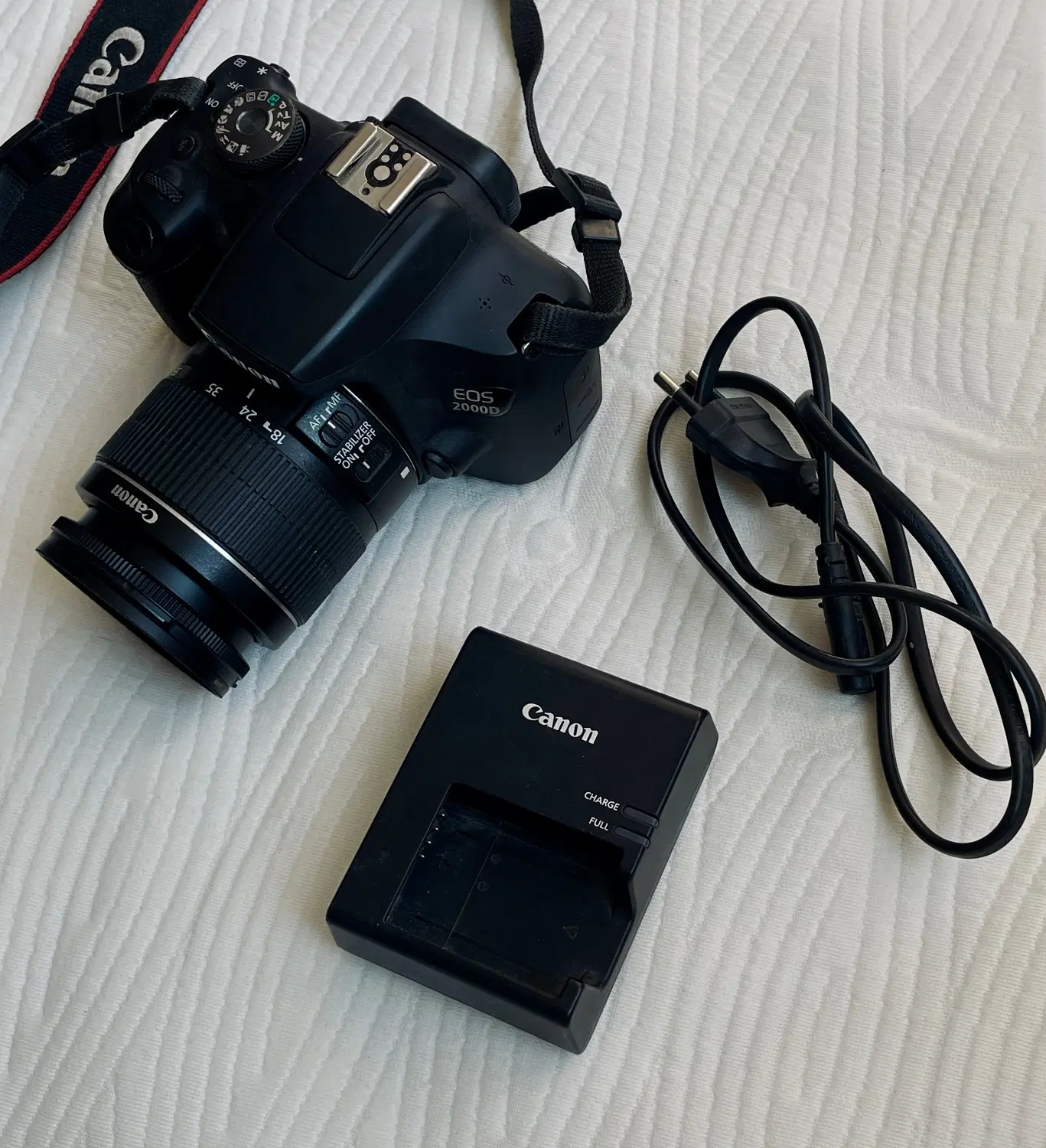 دوربین Canon EOS 2000D و لنز 18-55 تمیز و سالم|دوربین عکاسی و فیلمبرداری|تهران, پرستار|دیوار