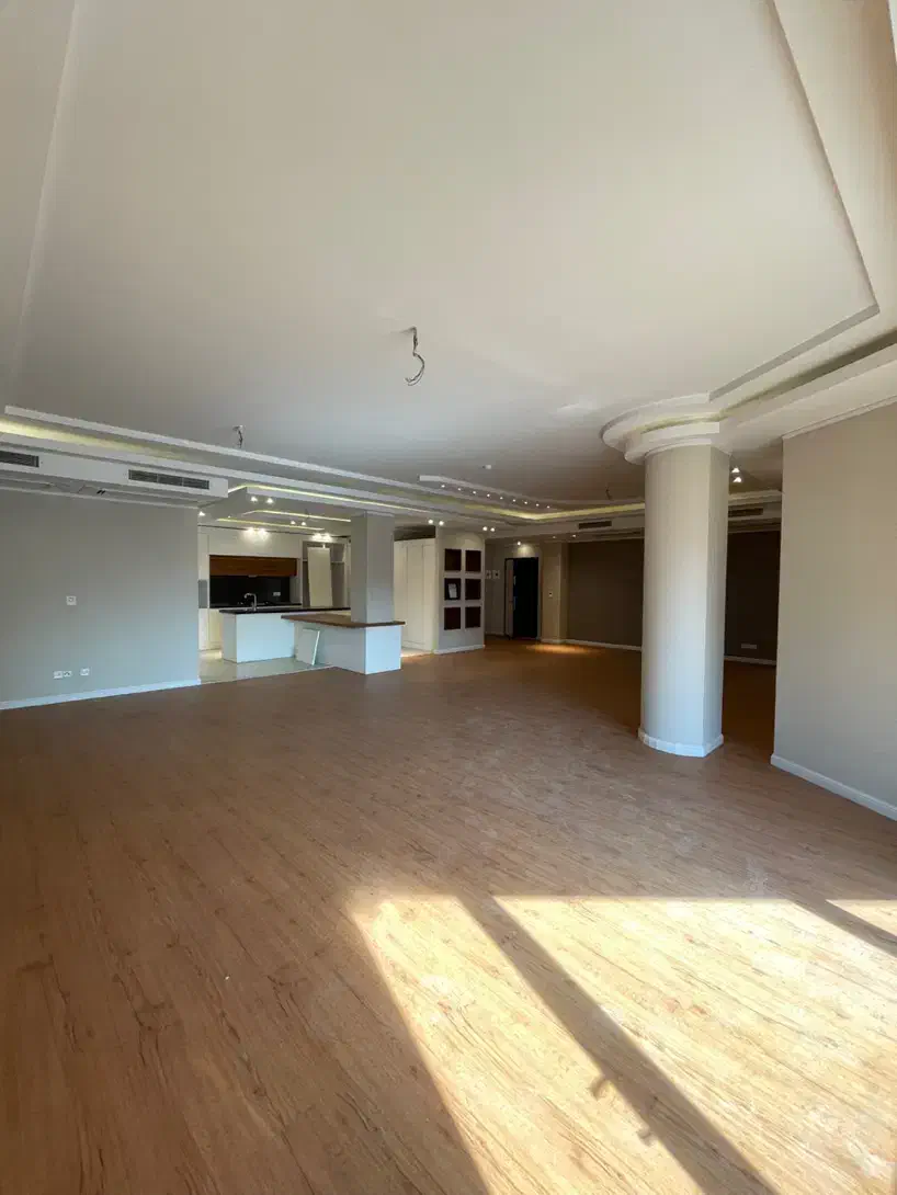 ۲۲۰ متر، لوکیشن۲۴ متری،امکانات فول،سرمایه گذاری|فروش آپارتمان|تهران, سعادت‌آباد|دیوار