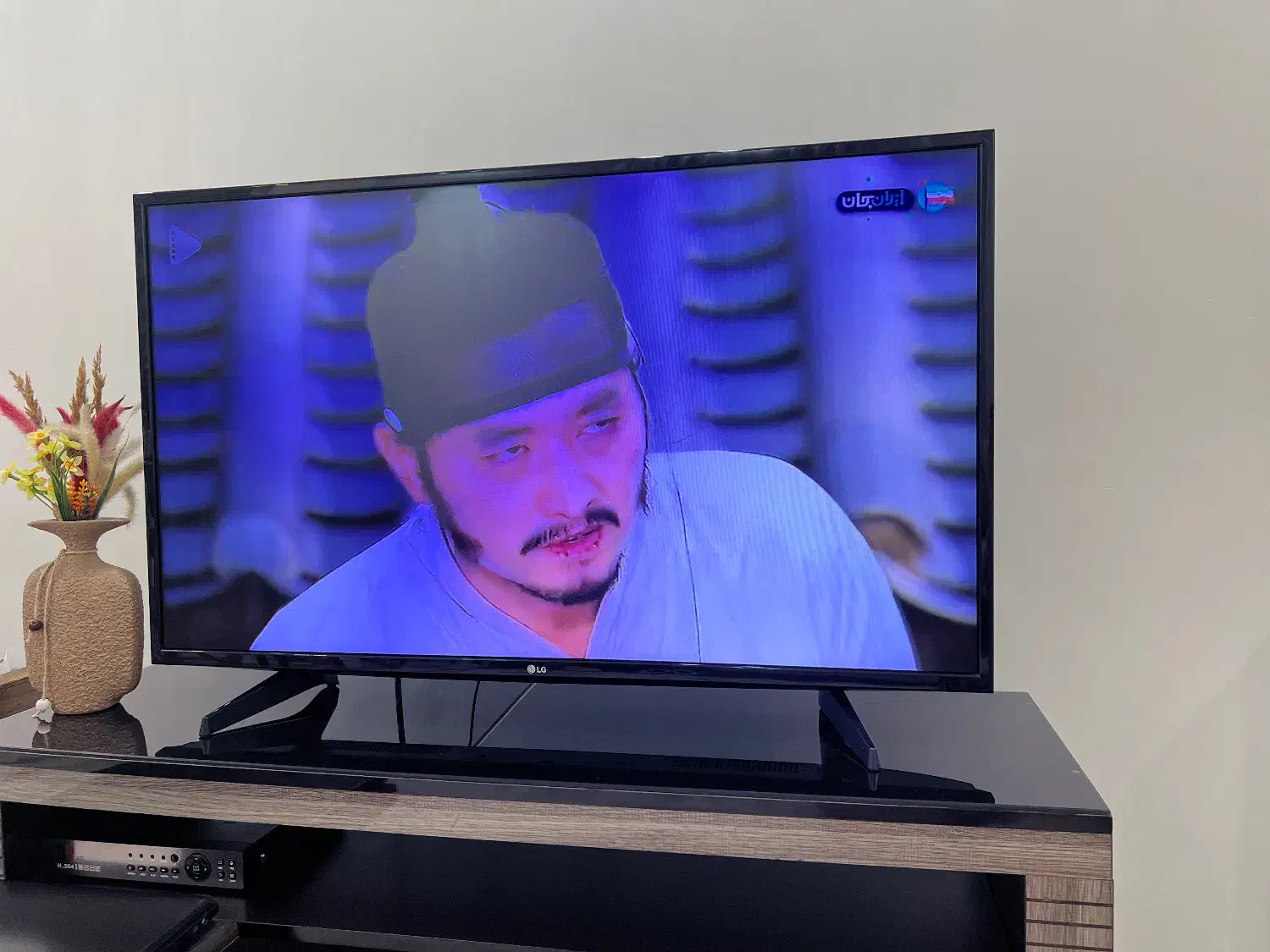 تلویزیون ۴۳ اینچ ال جی|تلویزیون و پروژکتور|رشت, پیرکلاچای|دیوار