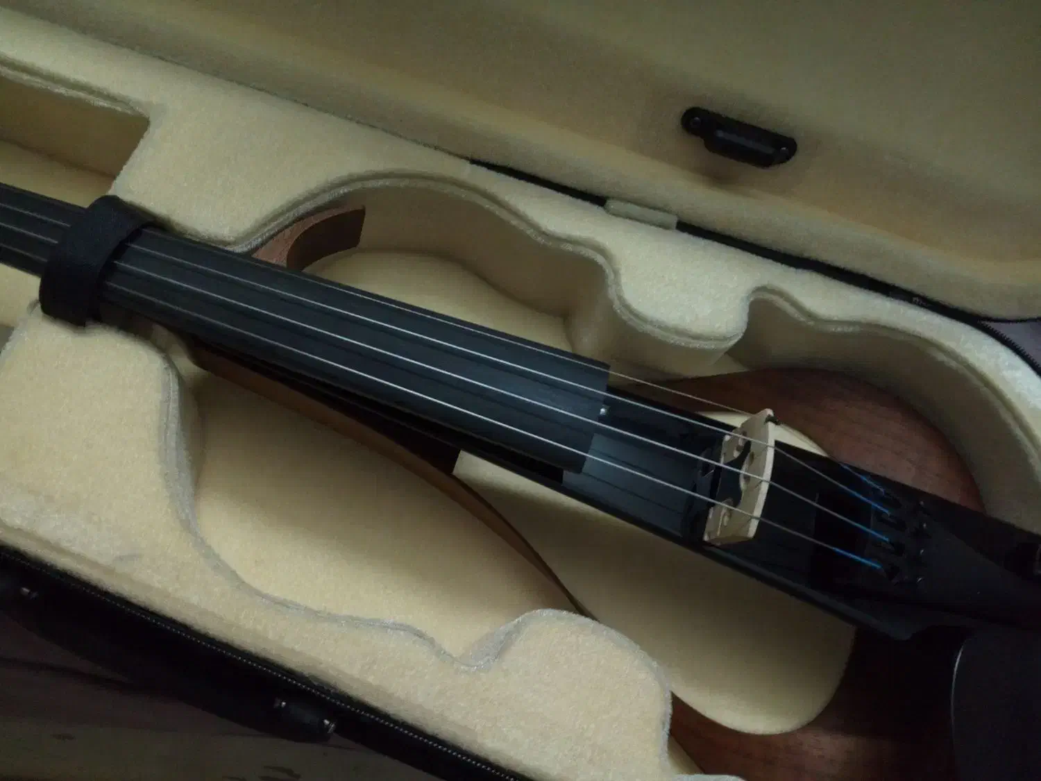 ویولن الکتریک یاماها yev 104|ویولن|اندیشه, اندیشه فاز ۳|دیوار