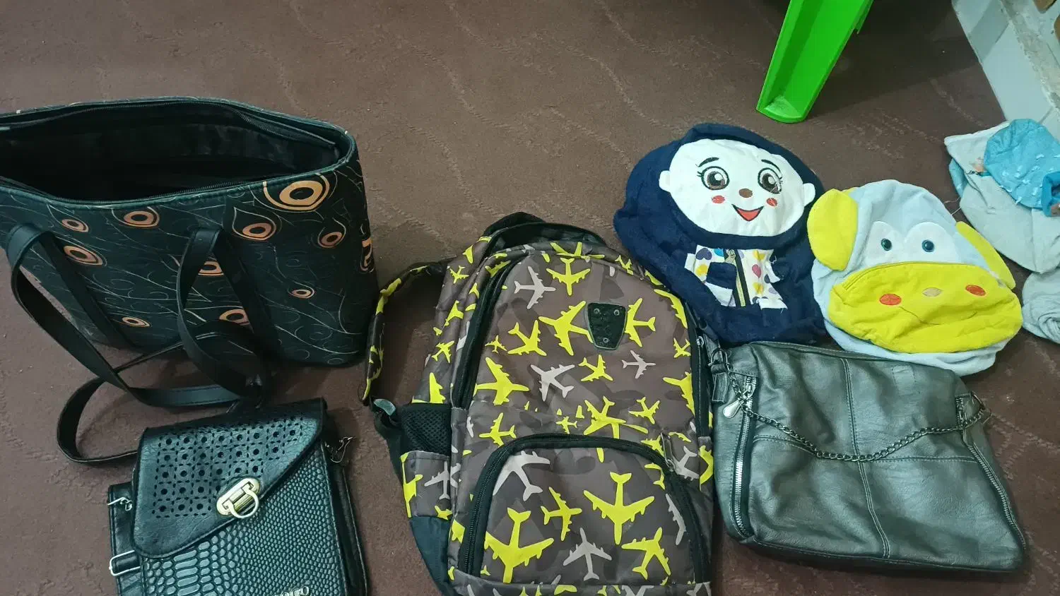 تعدادکیف دس دوم تمیزقابل استفاده|کیف، کفش، کمربند|یزد, |دیوار