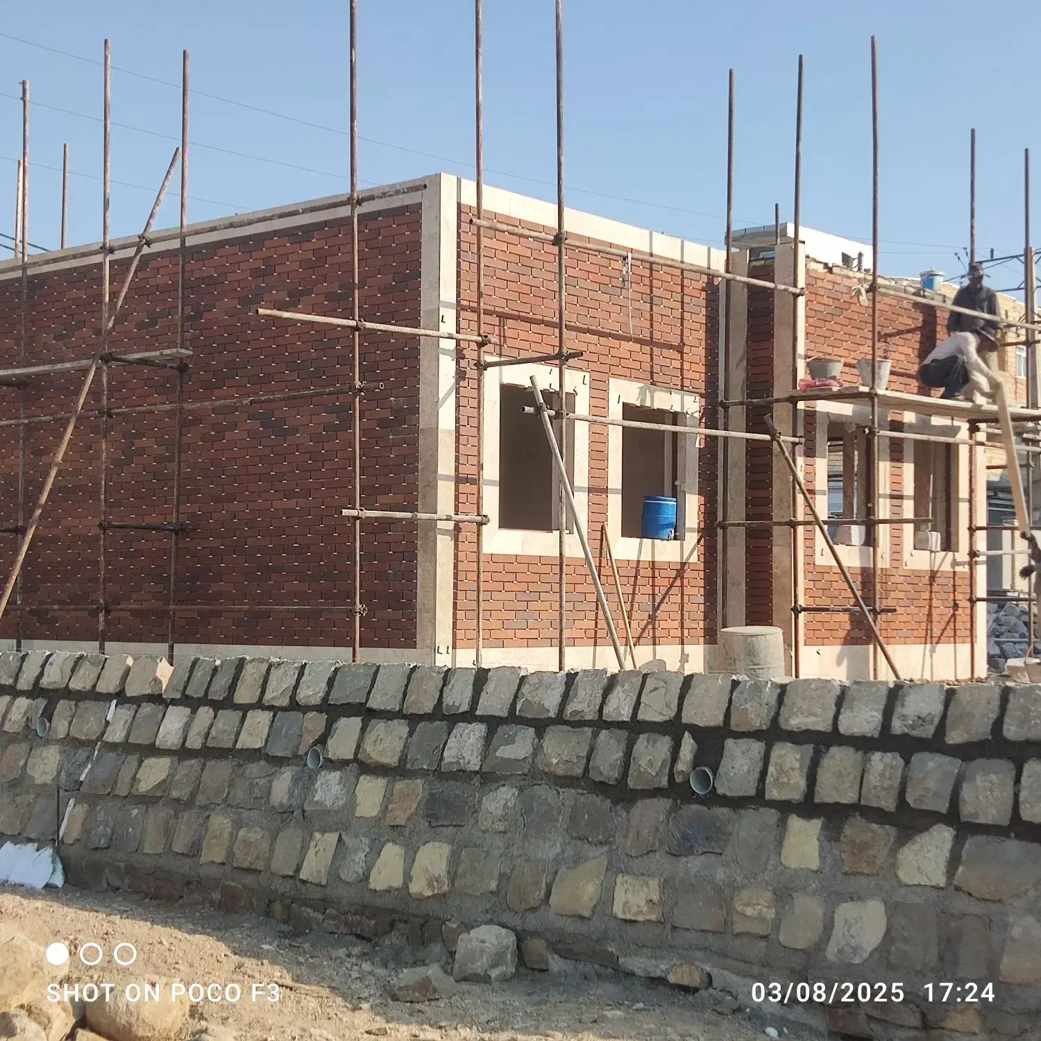 خواهان کارگر ساده و کادر فنی  مدرک عمران و معماری|استخدام معماری، عمران و ساختمانی|پیرانشهر, |دیوار