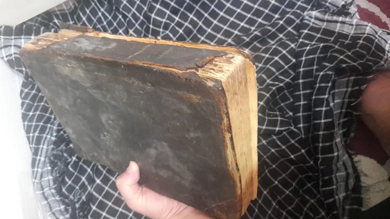 کتاب زینتی|کلکسیون اشیاء عتیقه|مشکیندشت, |دیوار