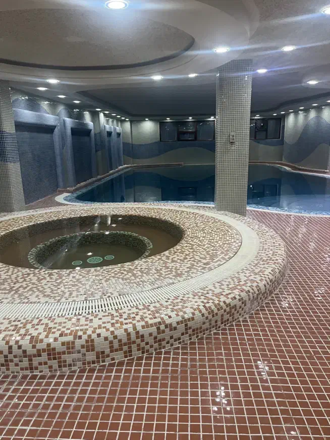 ۱۶۰ متر یارمحمدی/رهن و اجاره/استخر فعال/۲ پارکینگ