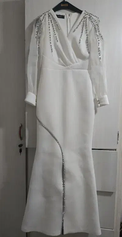 لباس عقد|لباس|اسلام‌شهر, شهرک الهیه|دیوار