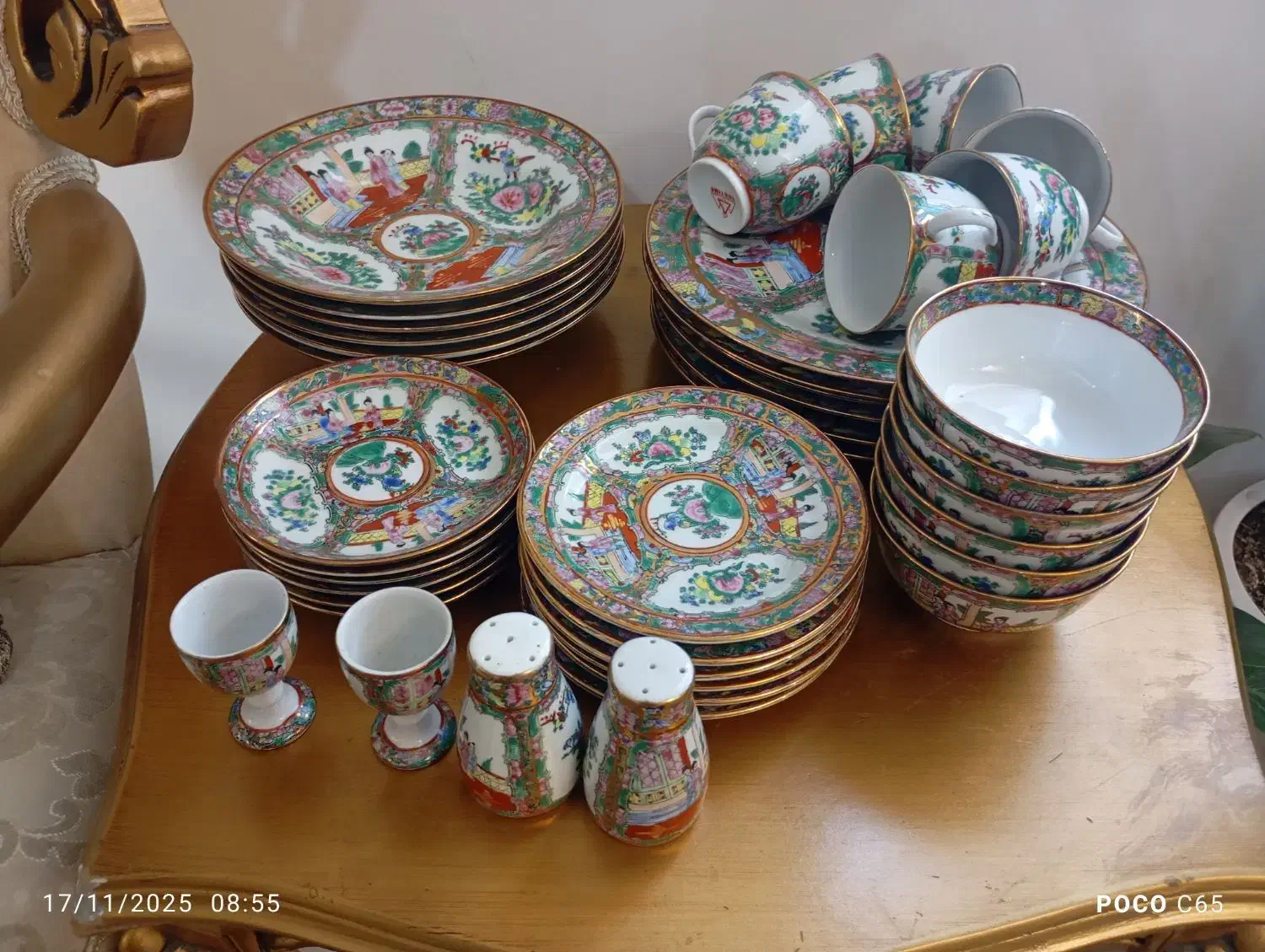 غذا خوری گل مرغی|کلکسیون اشیاء عتیقه|گرگان, |دیوار