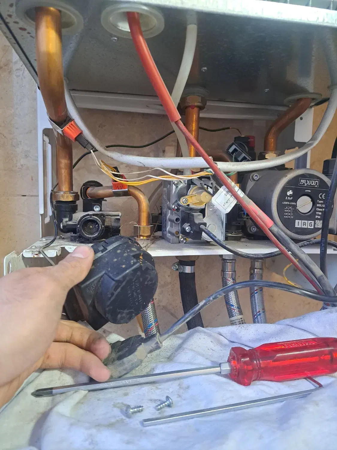 تعمیرات تخصصی پکیج دیواری و آبگرمکن|خدمات پیشه و مهارت|تهران, شادآباد|دیوار