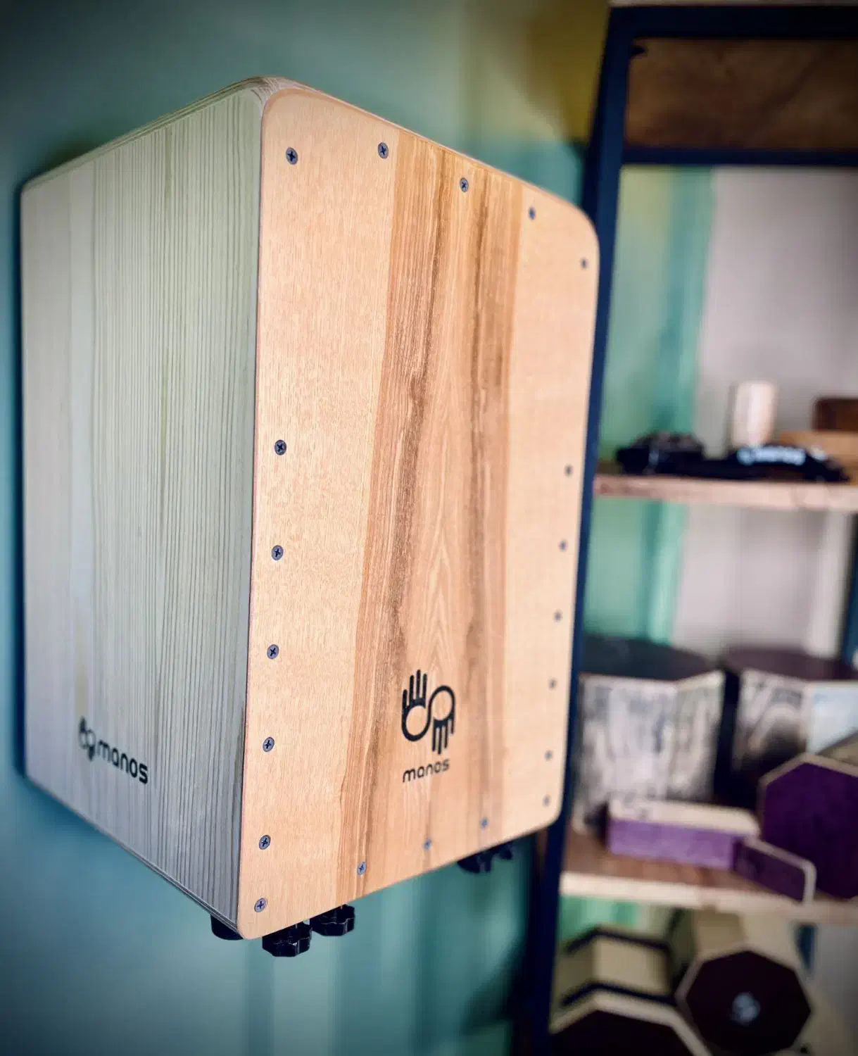 کاخن مانوس|درام و پرکاشن|شیراز, ملاصدرا|دیوار