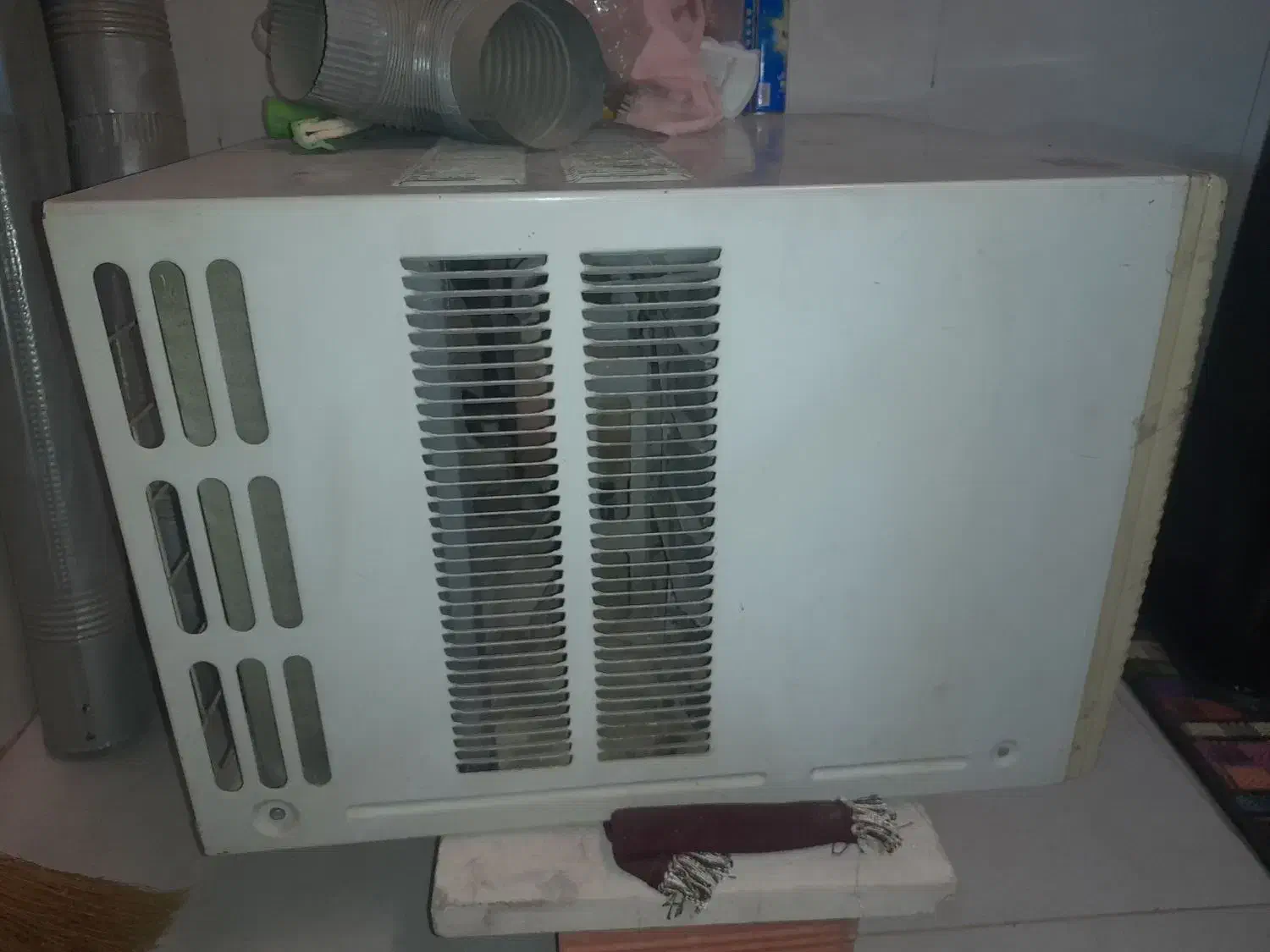 کولر پنجره ای و جای کولرتمیز سالم|کولر گازی و فن‌کوئل|آق قلا, |دیوار