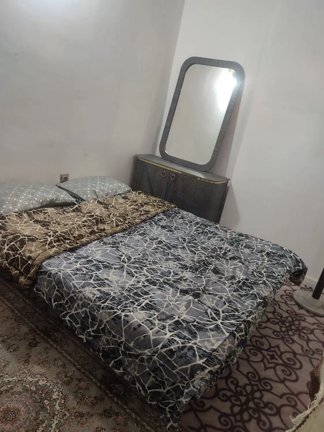 واحد پارکینگ دار یک خوابه کاملا مستقل|اجارهٔ کوتاهمدت آپارتمان و سوئیت|زاهدان, |دیوار