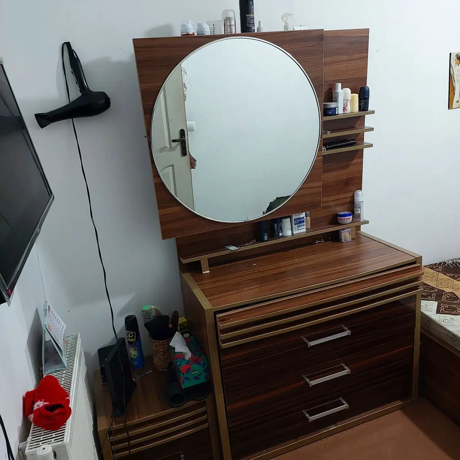 میز آرایش با دلاور|تخت و سرویس خواب|گرگان, |دیوار