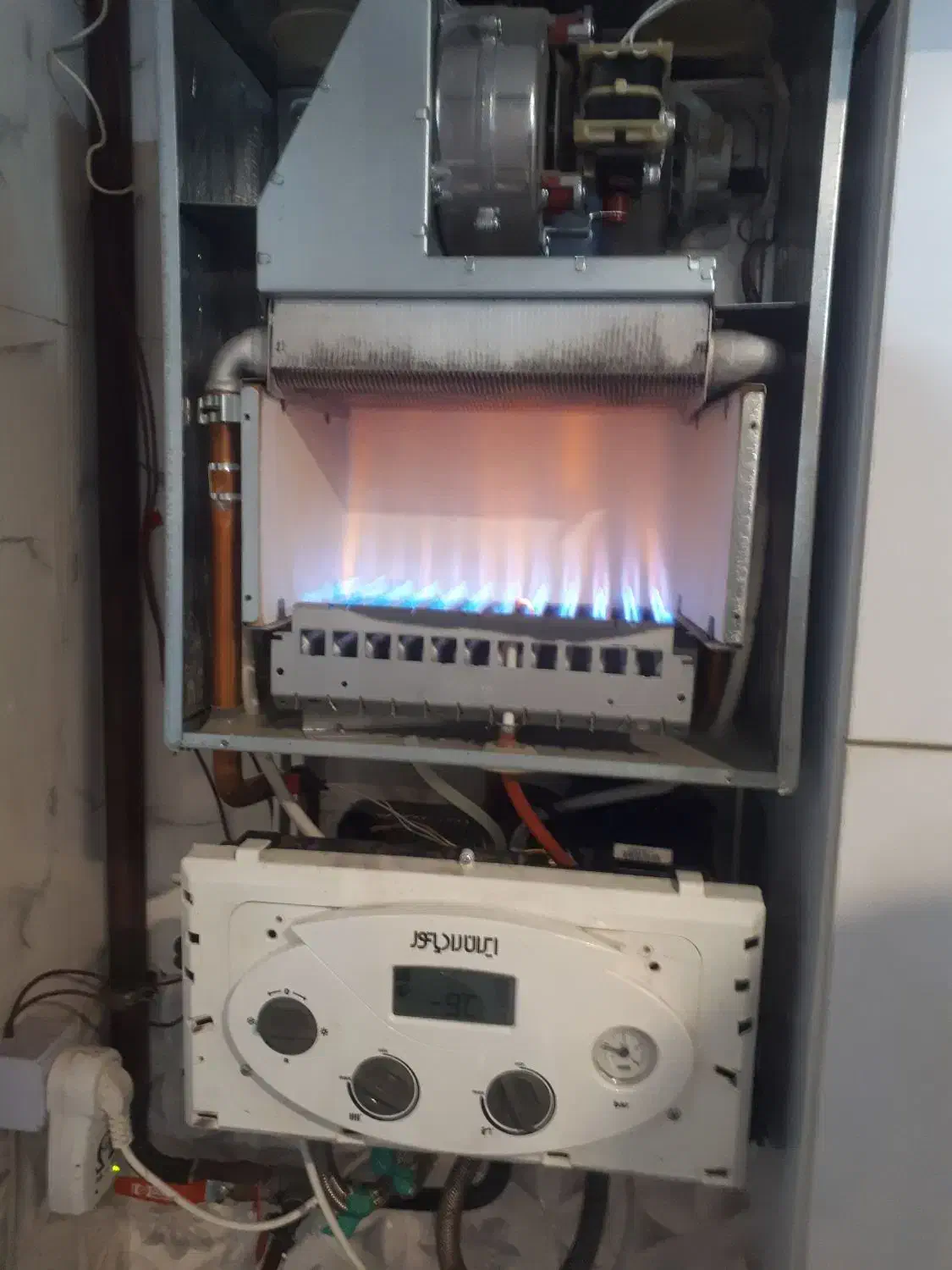 ابگرمکن و پکیج  (خدمات بوتان)|آبگرمکن، پکیج، شوفاژ|بروجرد, |دیوار