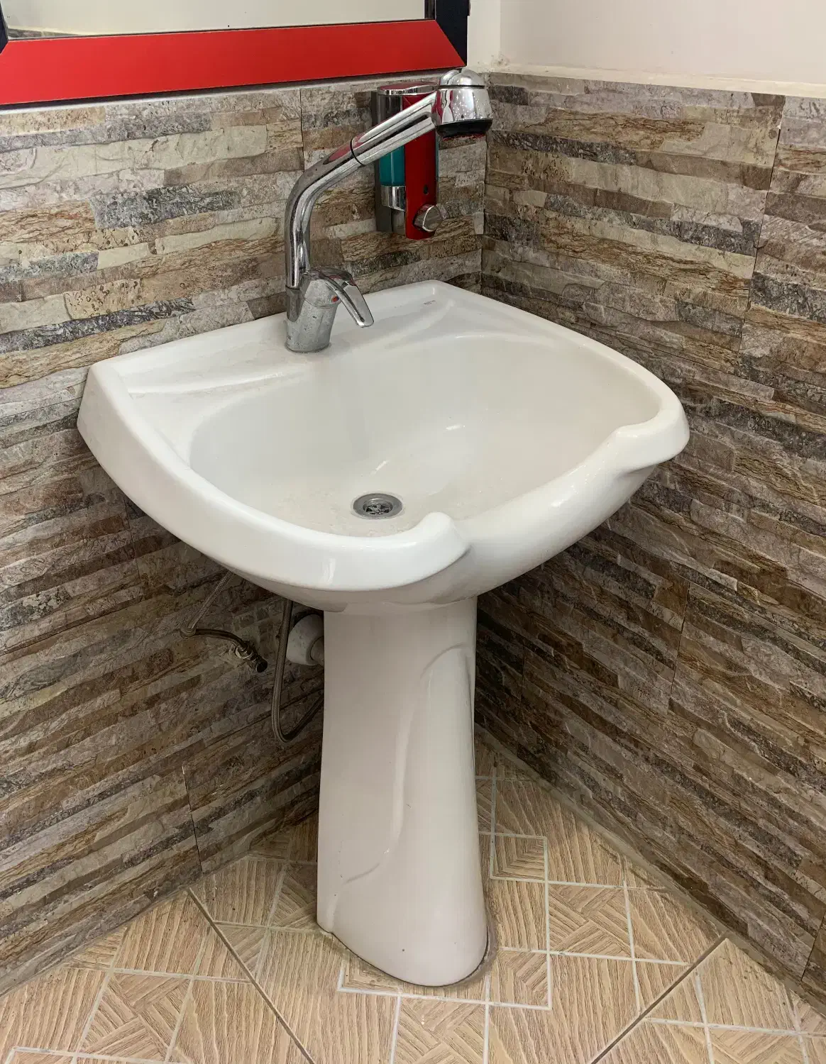 روشویی و سرشویی|لوازم سرویس بهداشتی|آمل, |دیوار