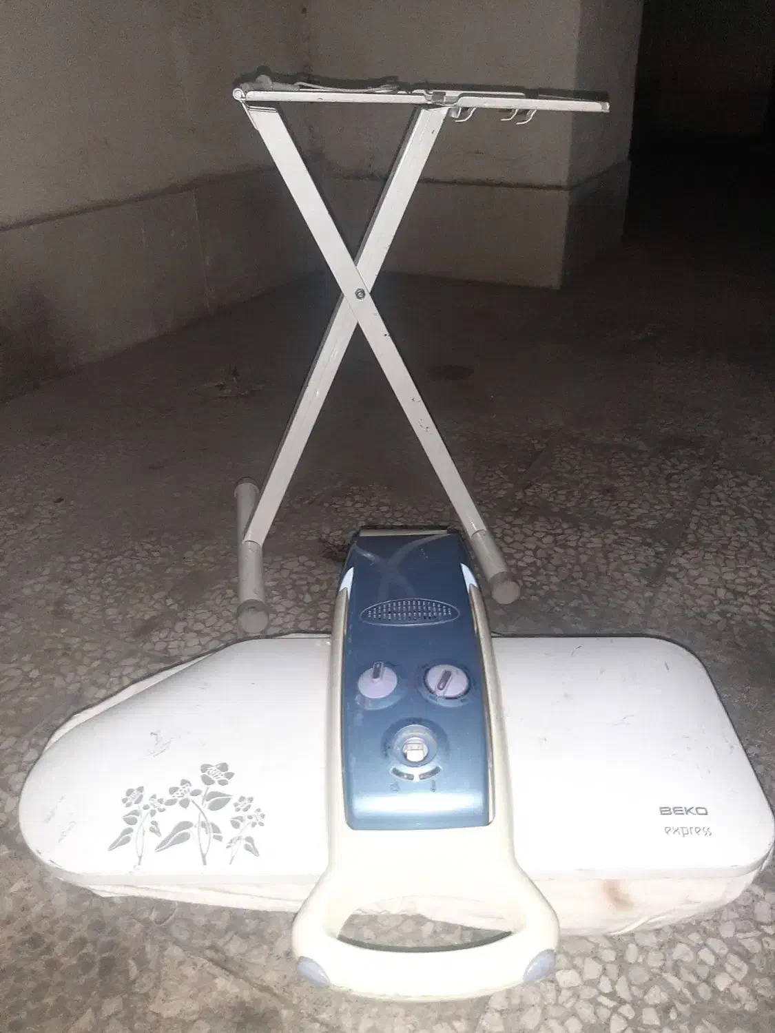 اتو|اتو و لوازم اتو|پرند, فاز ۴|دیوار