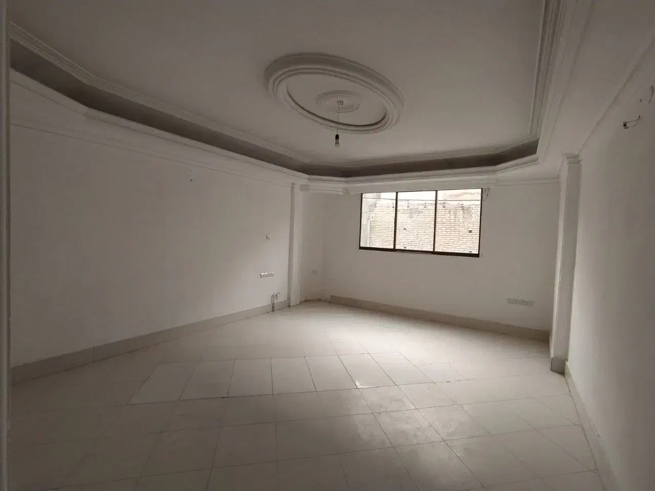 تک واحدی اداری ابتدای کوچه قنادی لاله|اجارهٔ دفتر کار، اتاق اداری، مطب|بجنورد, |دیوار