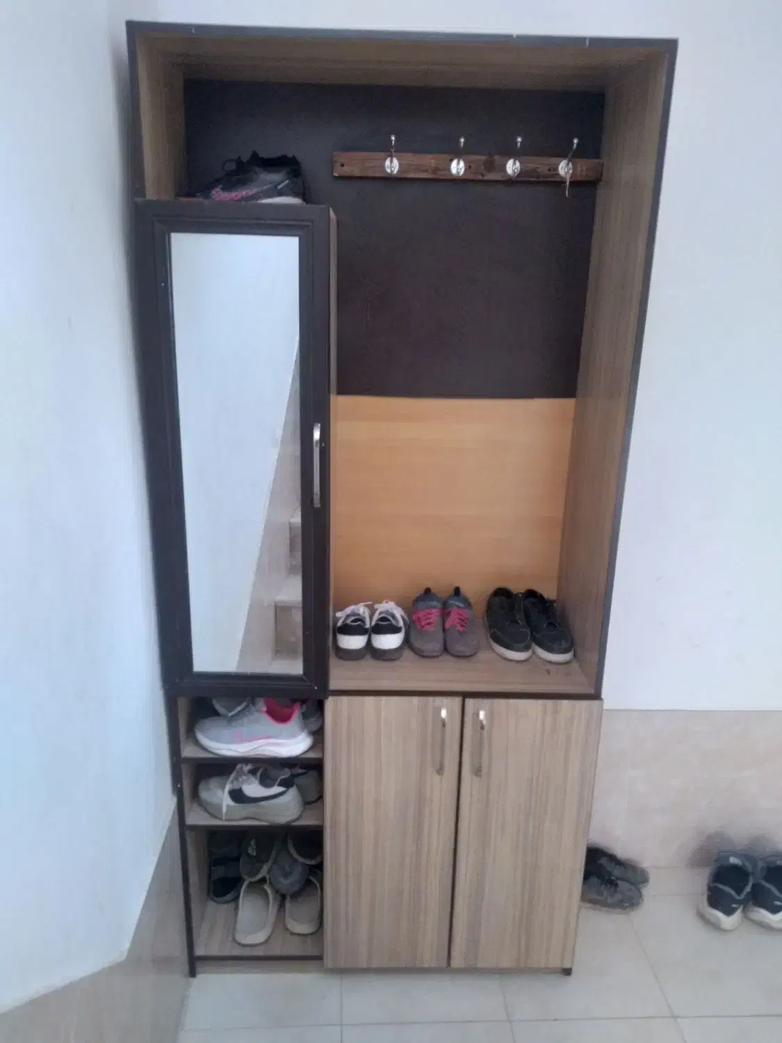 جاکفشی جادار آینه دار|جاکفشی، کمد، دراور|شیراز, شریف‌آباد|دیوار