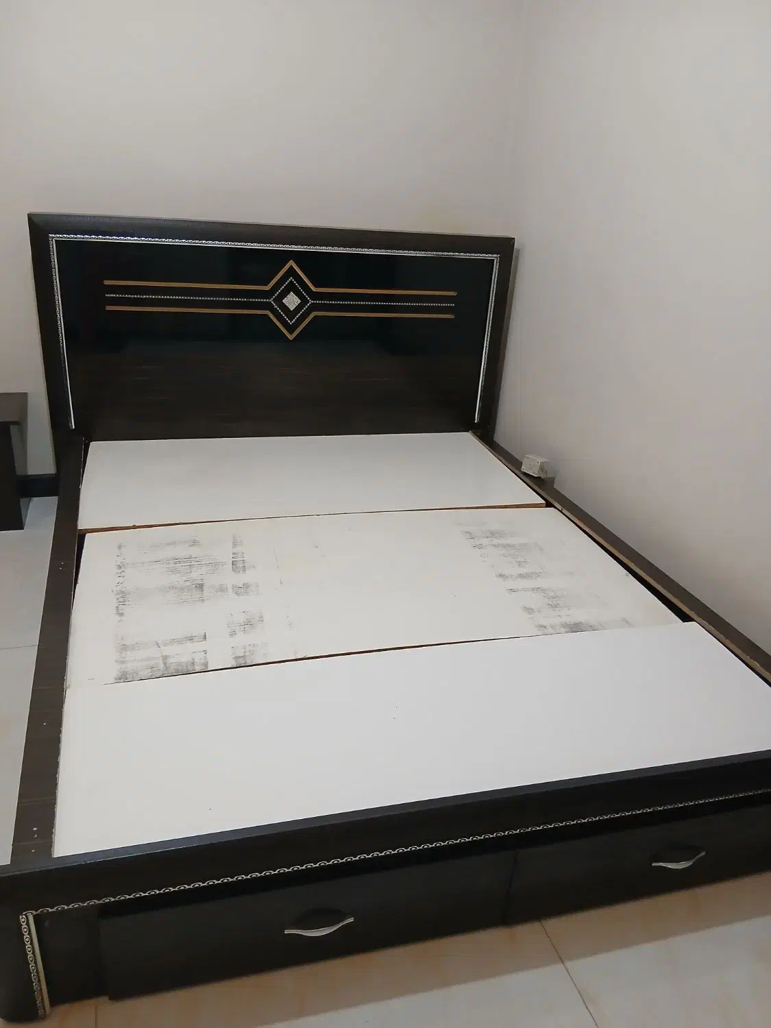 تخت دونفره|تخت و سرویس خواب|ابریشم, |دیوار