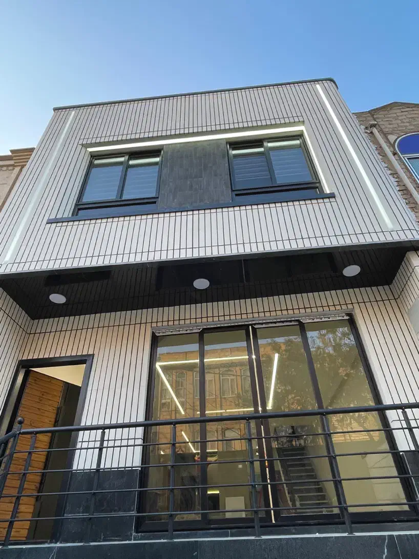 تولید ونصب لاینر سقفی و کابینتی|لامپ و چراغ|قم, دانش|دیوار