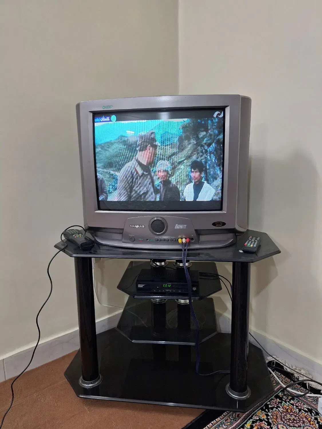 تلوزیون با میز شیشه ای|تلویزیون و پروژکتور|تهران, خاوران|دیوار