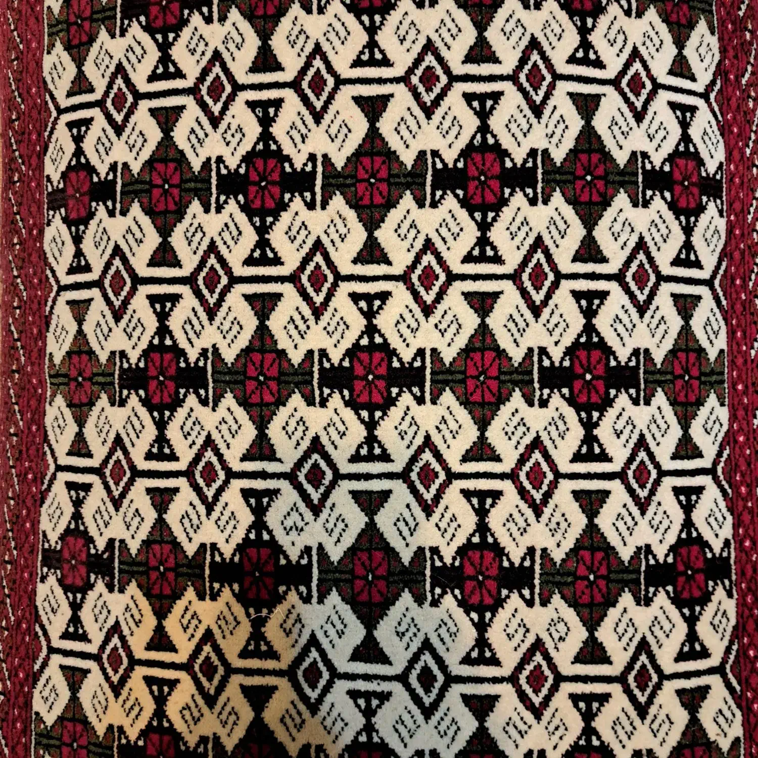 پشتی دستباف|پشتی|کرج, فاز ۱ مهرشهر|دیوار