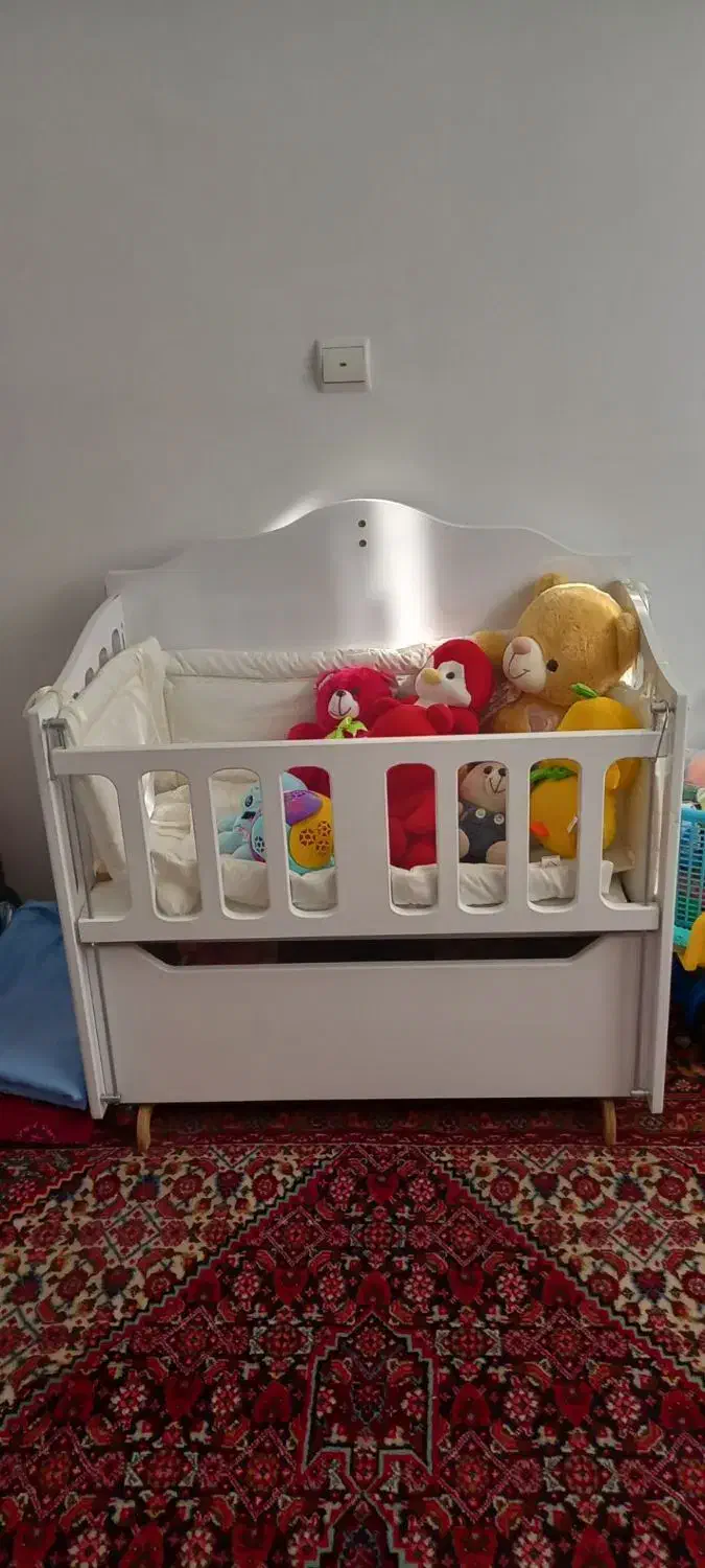 تخت کنار مادر نوزاد گهواره شو|تخت و صندلی بچه|مراغه, |دیوار