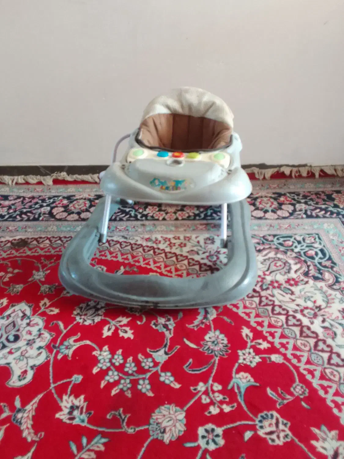 رو رووک|اسباب‌‌بازی|نوبندگان, |دیوار