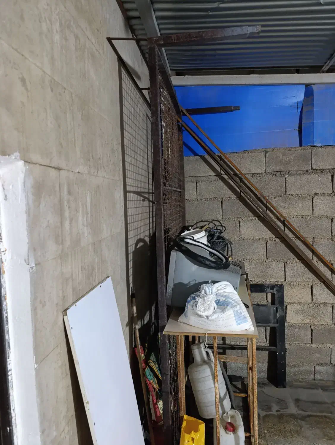 تخت اهنی|تخت و سرویس خواب|شوش, |دیوار