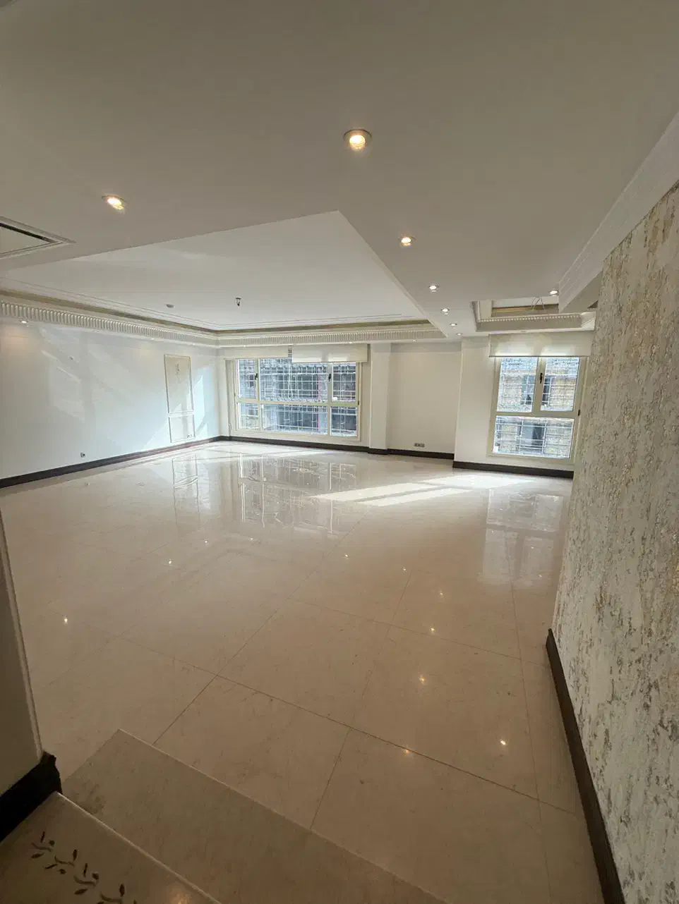 زعفرانیه ۲۳۰ متر آپارتمان لوکس