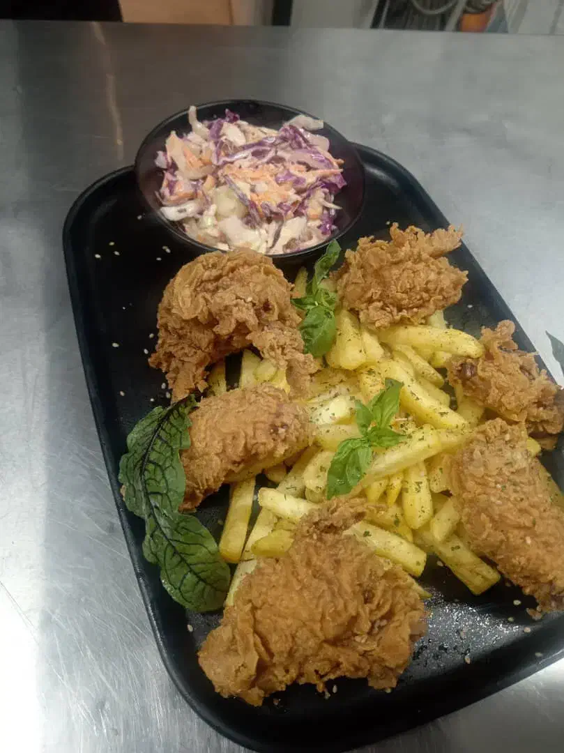 دعوت به همکاری در بخش های مختلف رستوران|استخدام خدمات فروشگاه و رستوران|محمودآباد, |دیوار