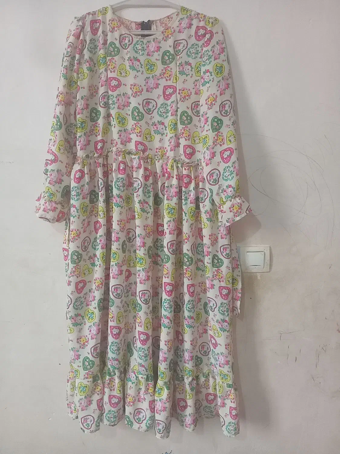 لباس|لباس|باشت, |دیوار