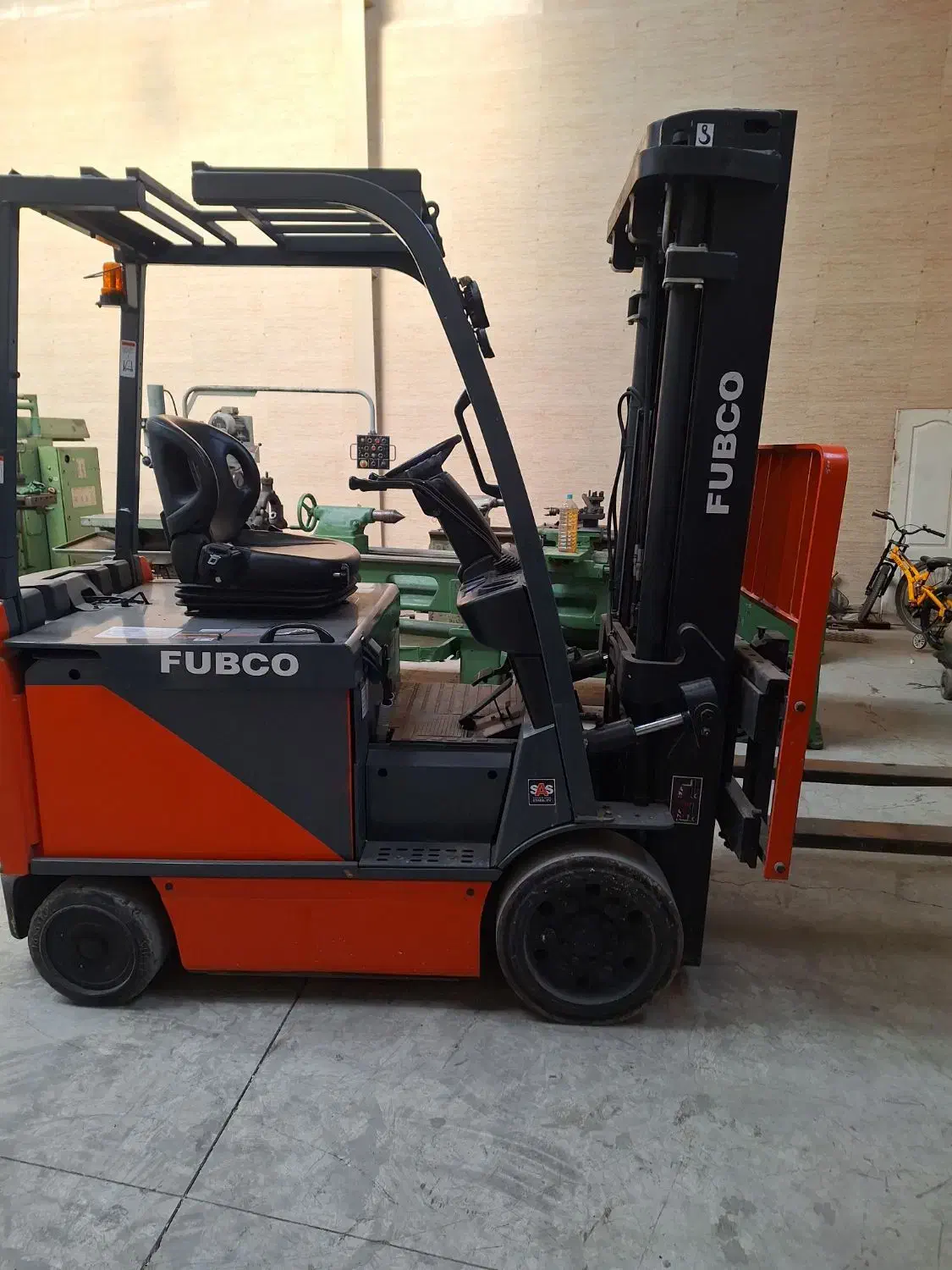 لیفتراکبرقی ۳تن دکل ۷متری|ماشینآلات صنعتی|رباطکریم, شهرک صنعتی نصیرآباد|دیوار