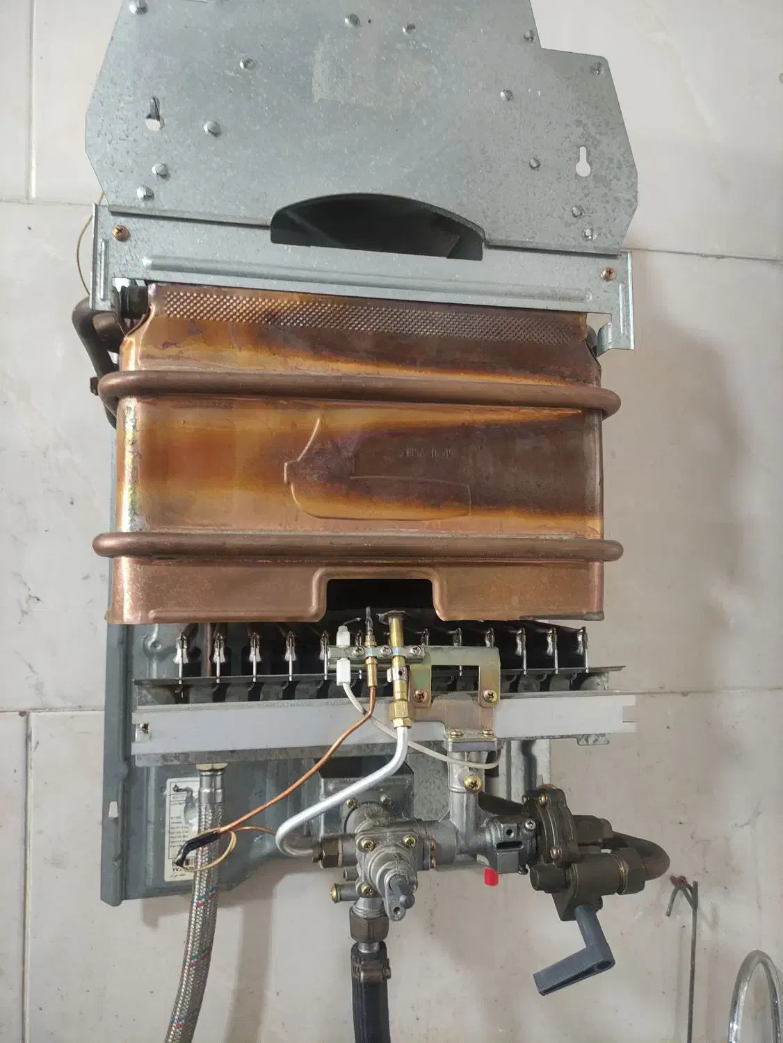 آبگرمکن دیواری بوتان کم فشار|آبگرمکن، پکیج، شوفاژ|پاکدشت, خاتون آباد|دیوار