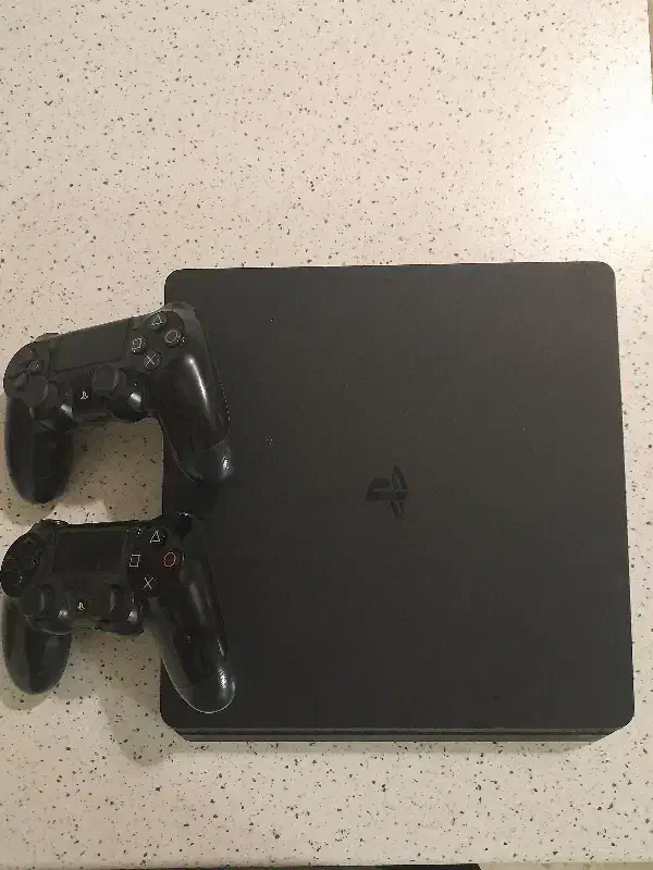 ps4   اسلیم دو دستگیره|کنسول، بازی ویدئویی و آنلاین|همدان, |دیوار