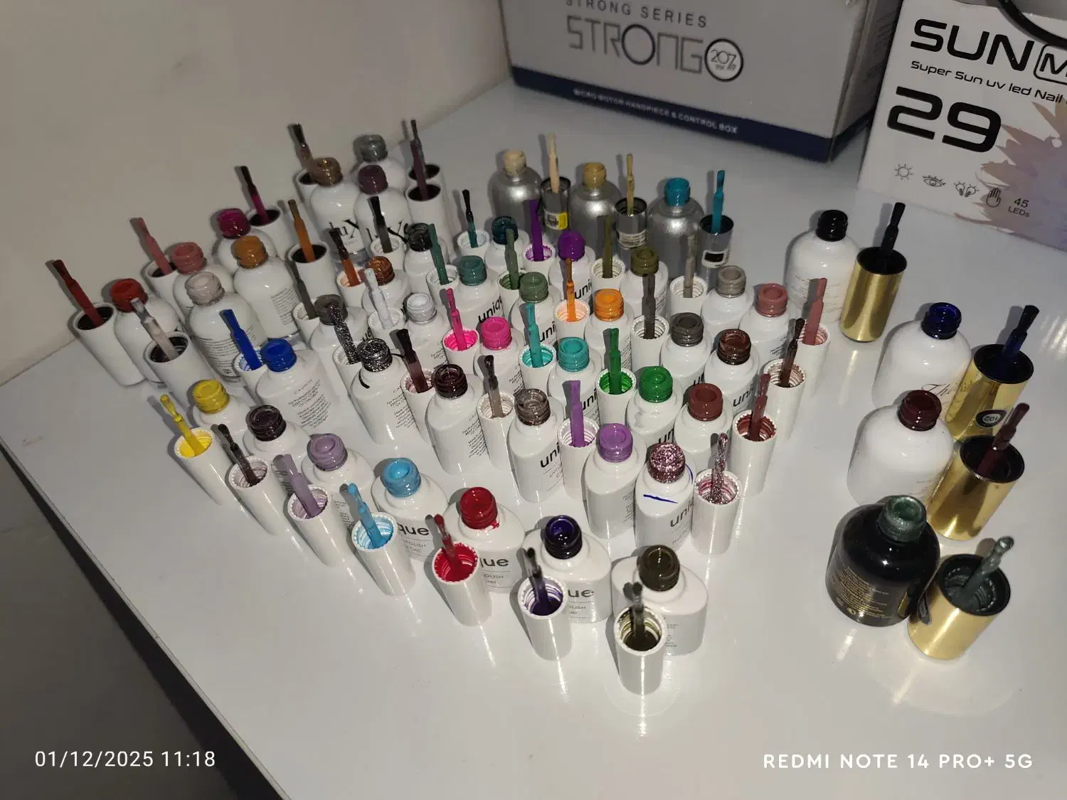 لاکژل (آک می‌باشند)|آرایشگاه و سالن‌های زیبایی|شوش, |دیوار