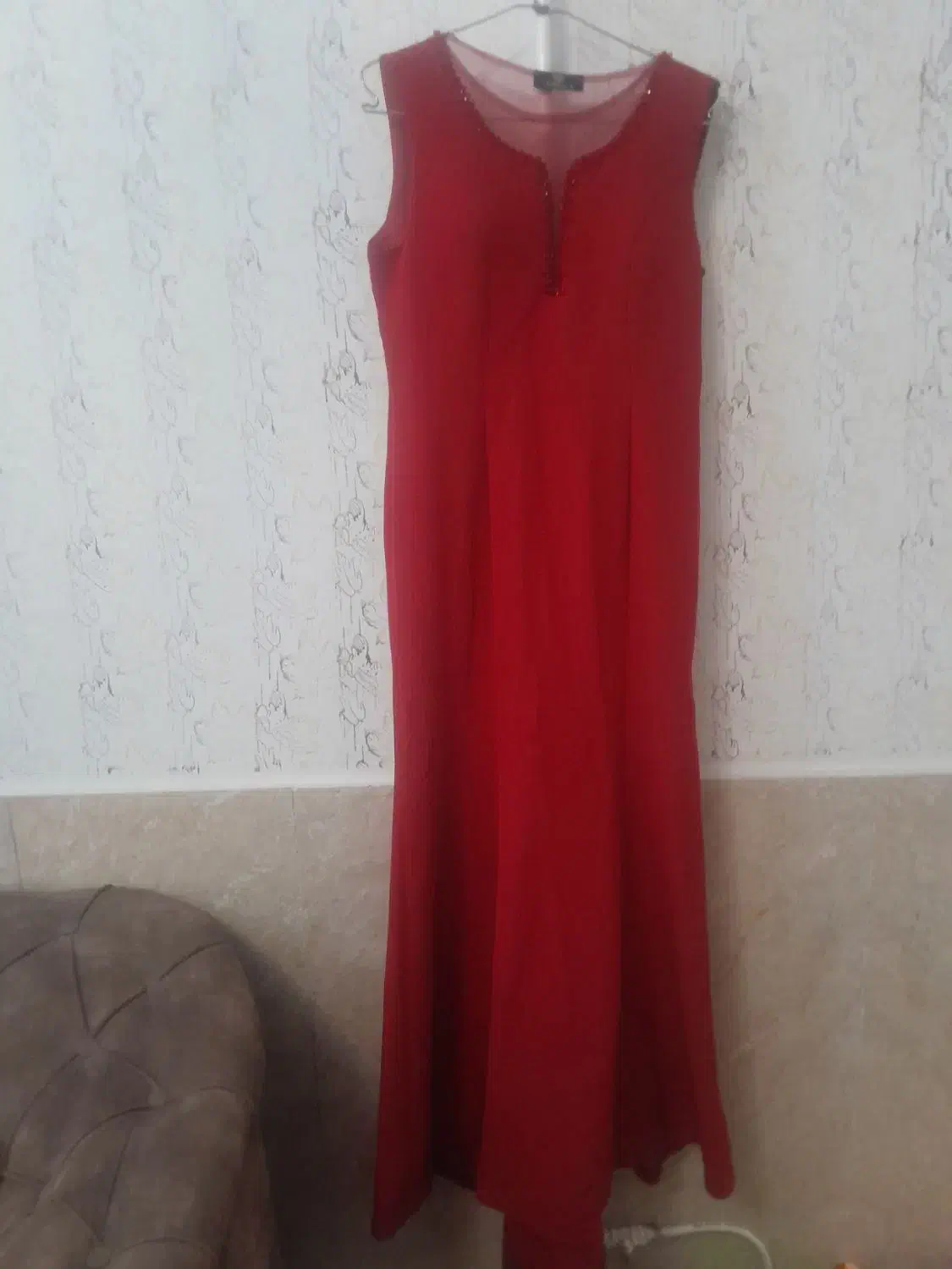 لباس مجلسی|لباس|لوشان, |دیوار