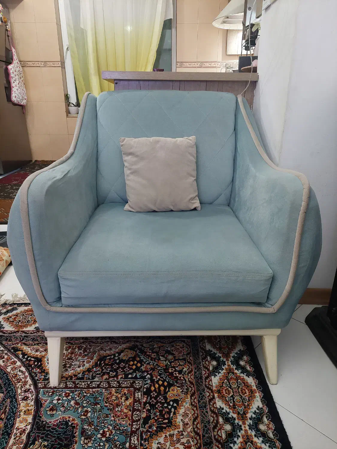 مبل هفت نفره همراه با عسلی|مبلمان خانگی و میز عسلی|تهران, جوادیه|دیوار