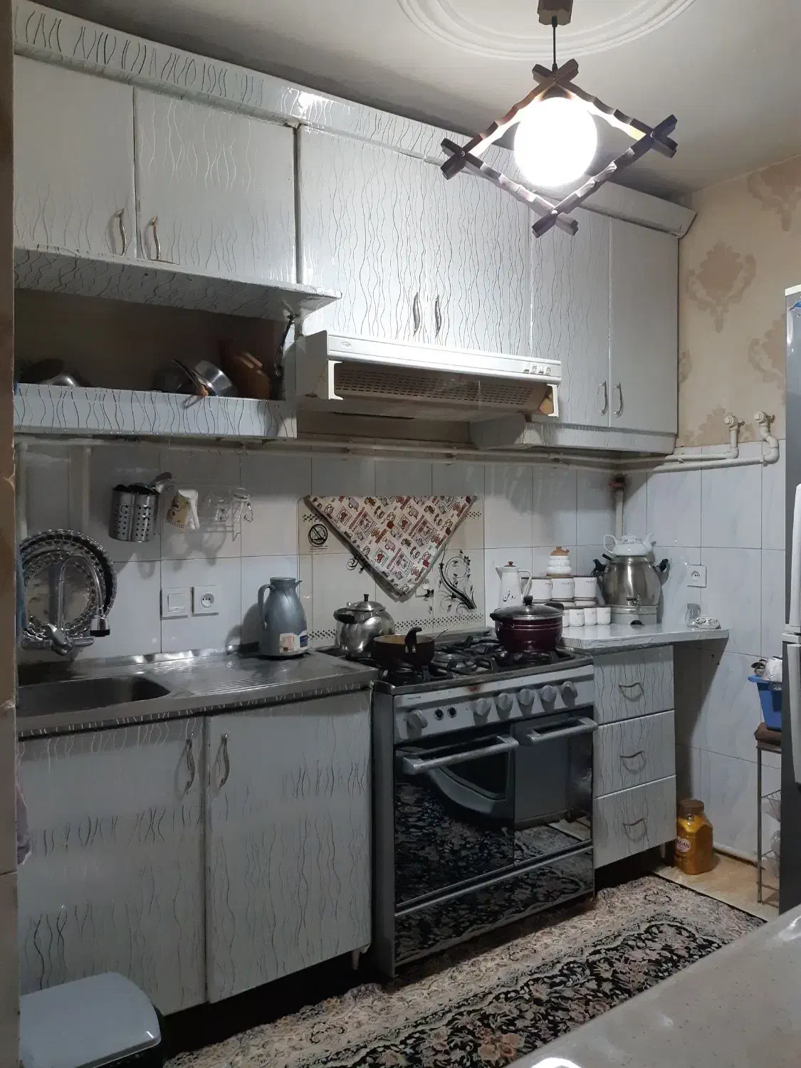 یک  دست کابینت سفید برفکی|مصالح و تجهیزات ساختمان|اراک, |دیوار