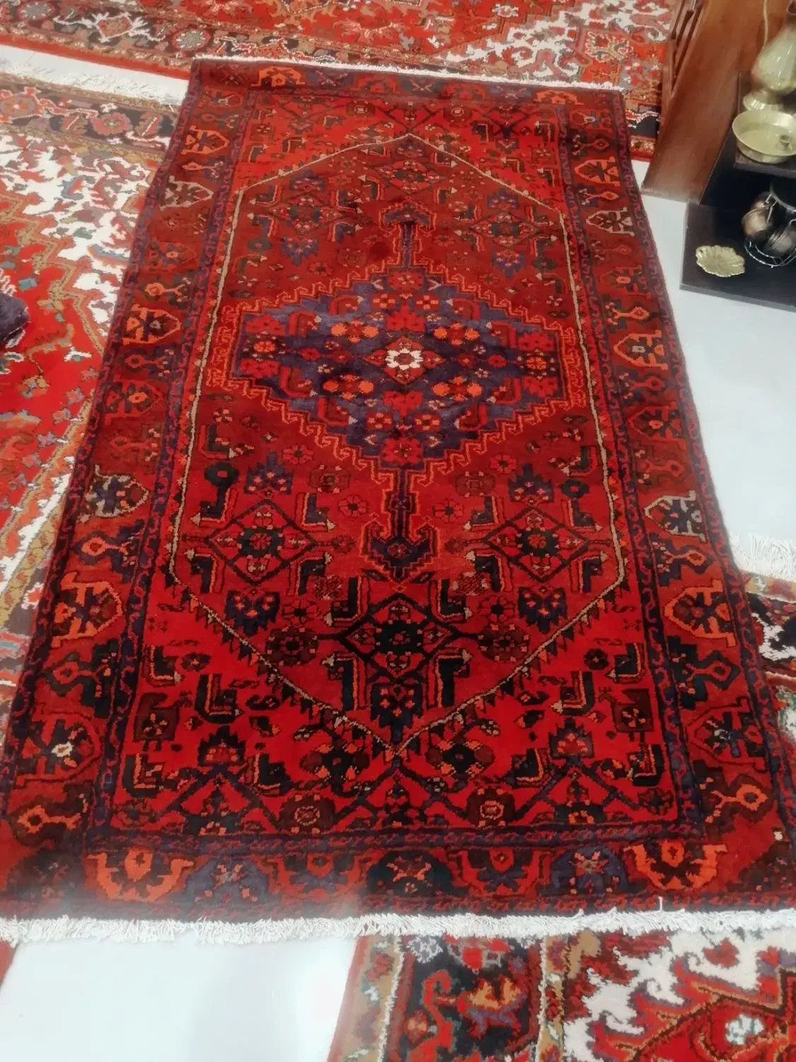 فرش دست بافت هر کدام از نوع خود بی نظیر|فرش|بروجرد, |دیوار